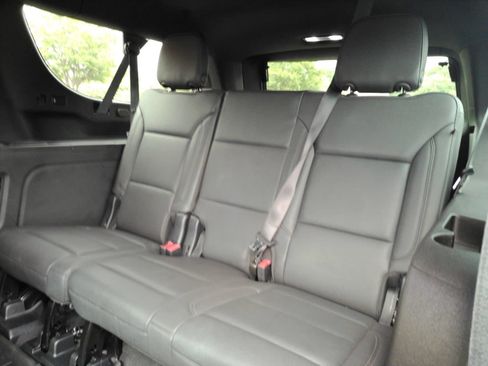 Certified 2023 Chevrolet Suburban Z71 w/ Luxury Package AWD/4WD image 16