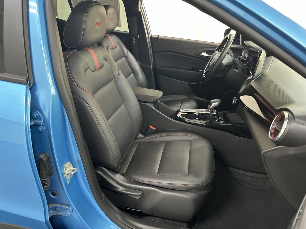 Used 2025 Chevrolet Trax RS w/ Driver Confidence Package FWD image 22