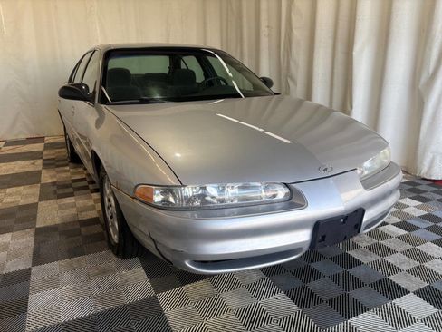 Used 2001 Oldsmobile Intrigue GX w/ Driver Control Pkg image 3