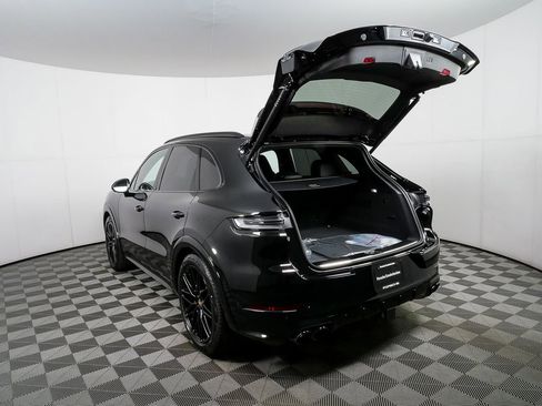 New 2026 Porsche Cayenne GTS image 36