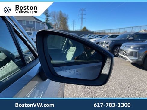 New 2026 Volkswagen Tiguan SE image 7