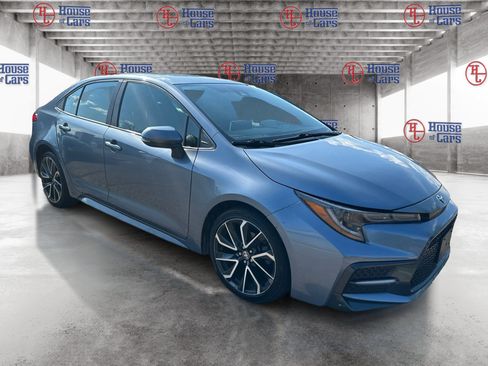 Used 2020 Toyota Corolla LE FWD image 3