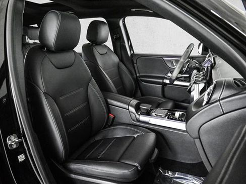 Used 2023 Mercedes-Benz GLB 35 AMG 4MATIC image 23