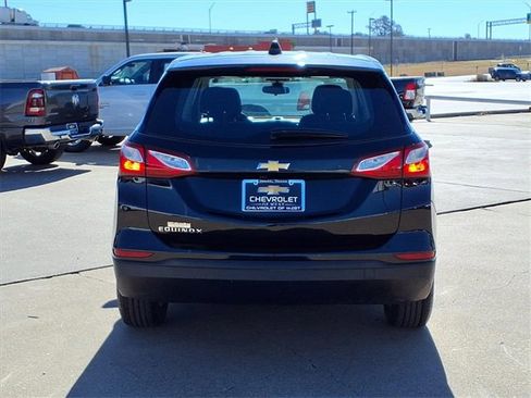 Used 2020 Chevrolet Equinox LS image 5