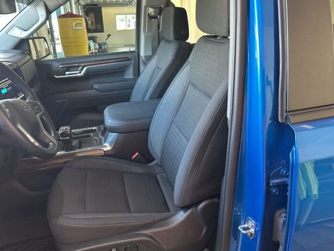 Used 2023 Chevrolet Silverado 1500 LT Trail Boss AWD/4WD image 5