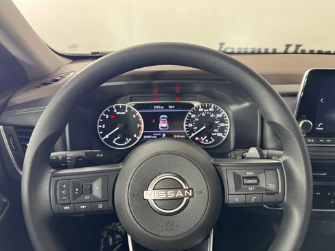 Used 2023 Nissan Rogue S FWD image 13