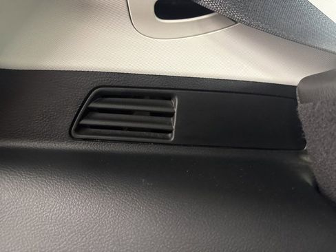 Used 2018 Jeep Compass Limited image 26