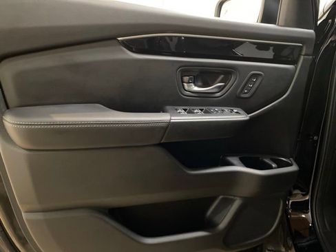 Used 2025 Honda Pilot EX-L image 32