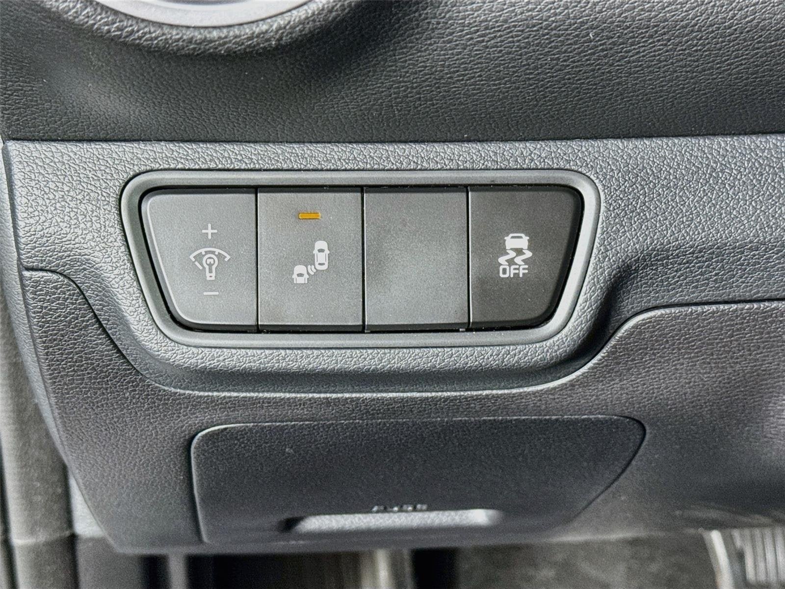 Certified 2023 Kia Forte LXS w/ LXS Technology Package FWD image 10