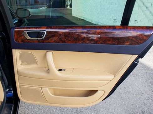 Used 2007 Bentley Flying Spur Flying Spur AWD/4WD image 40