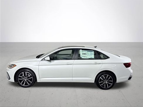 New 2025 Volkswagen Jetta SE image 9