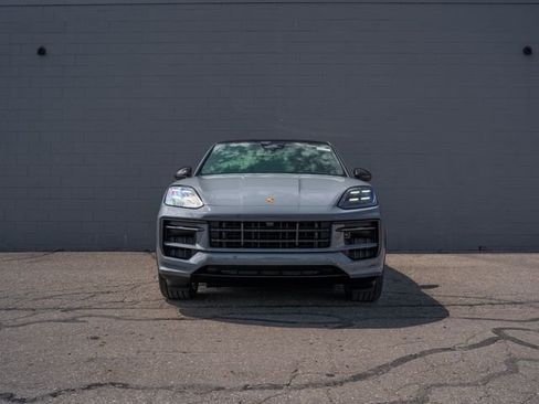 New 2026 Porsche Cayenne GTS AWD/4WD image 10