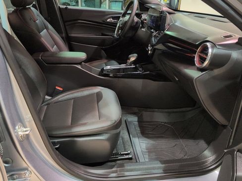 Used 2025 Chevrolet Trax RS w/ Driver Confidence Package image 43