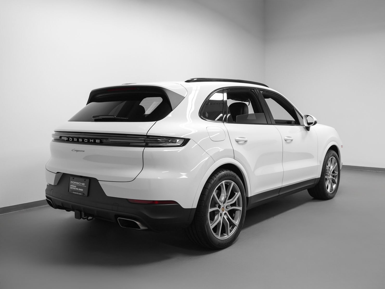 Certified 2024 Porsche Cayenne AWD/4WD image 12