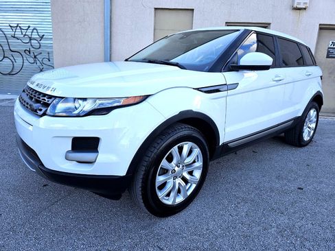 Used 2015 Land Rover Range Rover Evoque Pure image 4