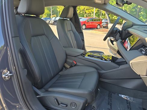 New 2025 Audi A6 e-tron Premium image 10