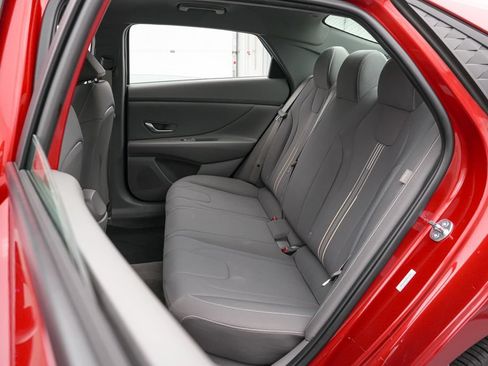 Used 2025 Hyundai Elantra Sport FWD image 18
