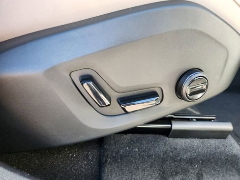 New 2026 Volvo XC60 B5 Plus w/ Protection Package Premier image 19