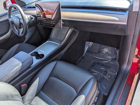 Used 2024 Tesla Model Y Long Range image 21