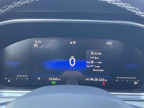 Used 2025 Volkswagen Taos SE image 33