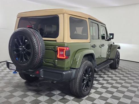 Used 2022 Jeep Wrangler Unlimited Sahara w/ Cold Weather Group AWD/4WD image 5