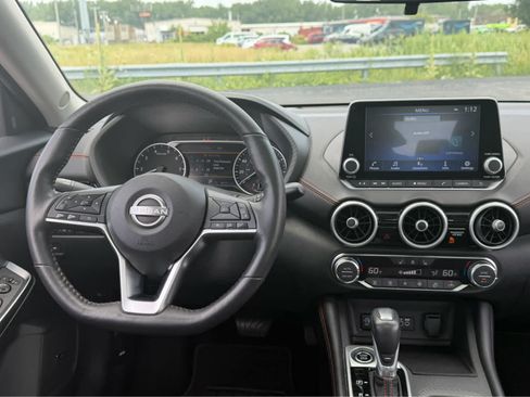 Used 2025 Nissan Sentra SR w/ SR Premium Package FWD image 21