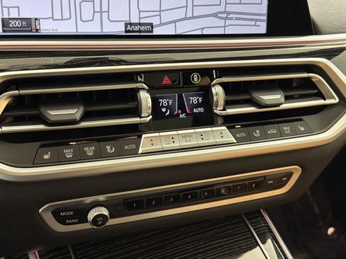 Used 2022 BMW X7 M50i w/ Executive Package image 15