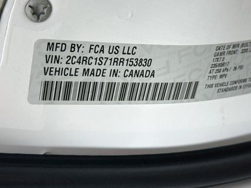Used 2024 Chrysler Pacifica Limited FWD image 40