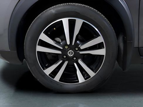 Used 2020 Nissan Kicks SR image 13