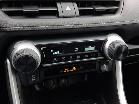 Used 2023 Toyota RAV4 LE image 15