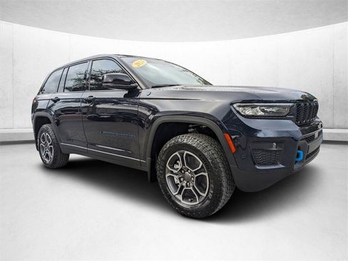 New 2024 Jeep Grand Cherokee Trailhawk w/ Luxury Tech Group III image 6
