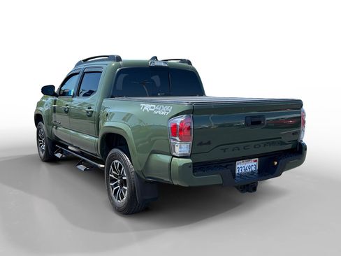 Used 2021 Toyota Tacoma TRD Sport w/ TRD Premium Sport Package AWD/4WD image 3