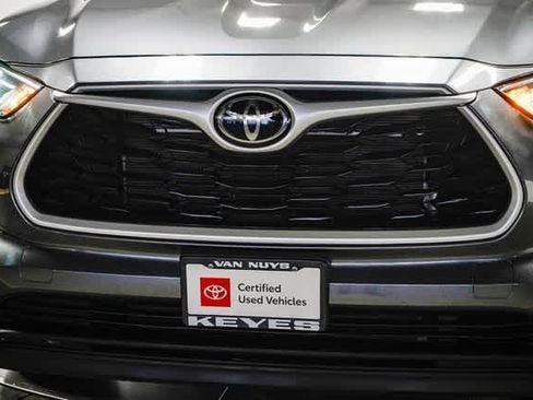 Certified 2022 Toyota Highlander XLE image 10