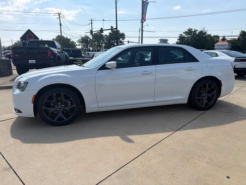 Used 2023 Chrysler 300 S RWD image 6