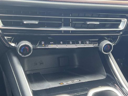 Used 2024 Chevrolet Traverse Z71 w/ LPO, Floor Liner Package AWD/4WD image 20