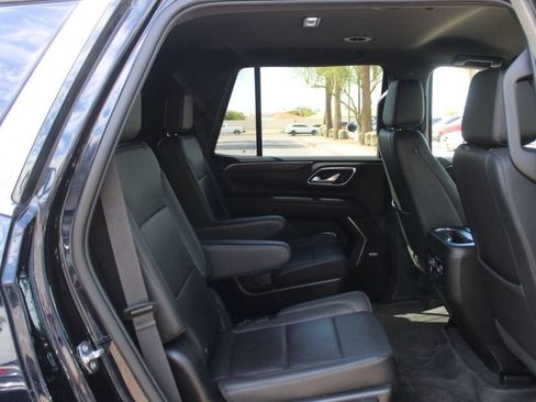 Used 2022 Chevrolet Tahoe LT w/ Luxury Package AWD/4WD image 15