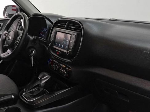 Used 2021 Kia Soul LX image 23