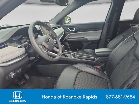 Used 2024 Jeep Compass Latitude AWD/4WD image 10