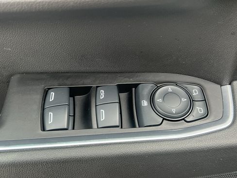 Used 2024 Chevrolet Silverado 1500 LT AWD/4WD image 12