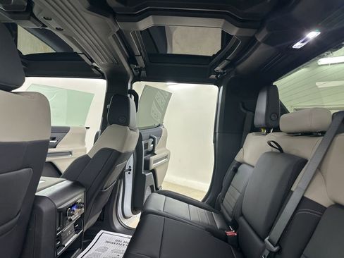 New 2026 GMC Hummer EV 4x4 Crew Cab image 30