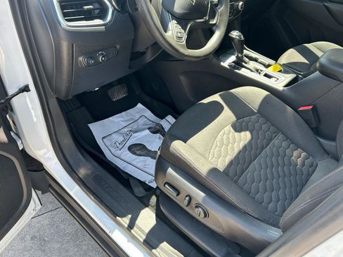 Used 2018 Chevrolet Equinox LT FWD image 10