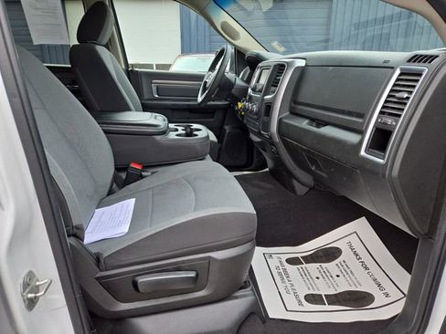 Used 2024 RAM 1500 Classic SLT AWD/4WD image 31