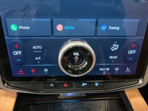 Used 2023 Ford Expedition Platinum image 27