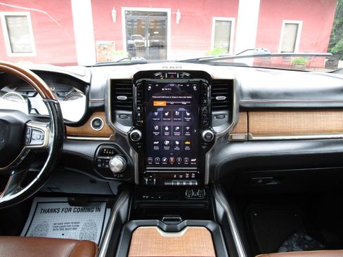 Used 2019 RAM 1500 Limited AWD/4WD image 8