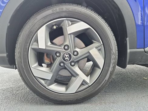 Used 2024 Hyundai Venue Limited FWD image 22