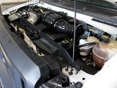 Used 2009 Ford E-350 and Econoline 350 Super Duty RWD image 27