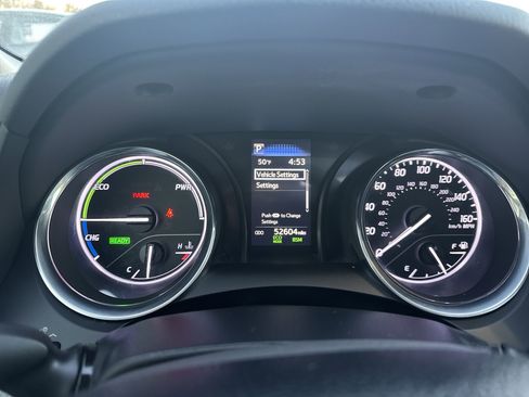 Used 2020 Toyota Camry LE image 11