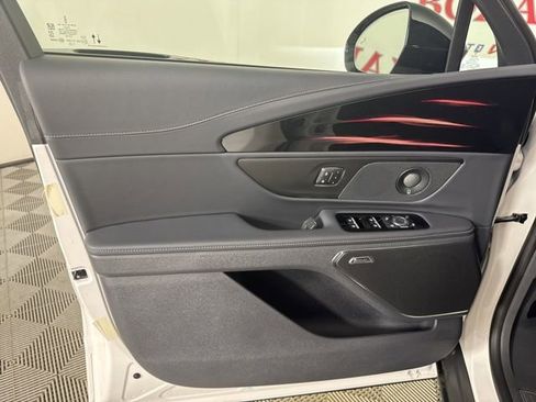 New 2025 Lincoln Nautilus Reserve w/ Jet Appearance Package image 16