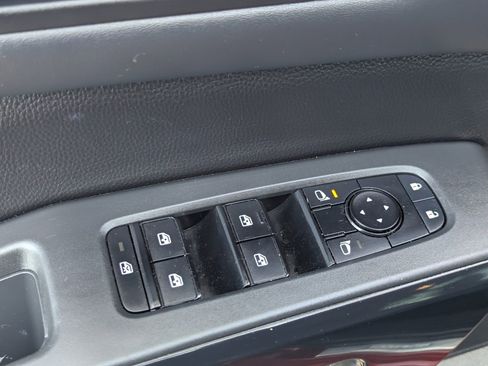 Certified 2024 Nissan Pathfinder SV w/ Lighting Package (N92) image 20