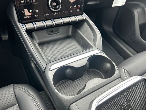 New 2026 GMC Terrain Elevation w/ Elevation Premium Package AWD/4WD image 27